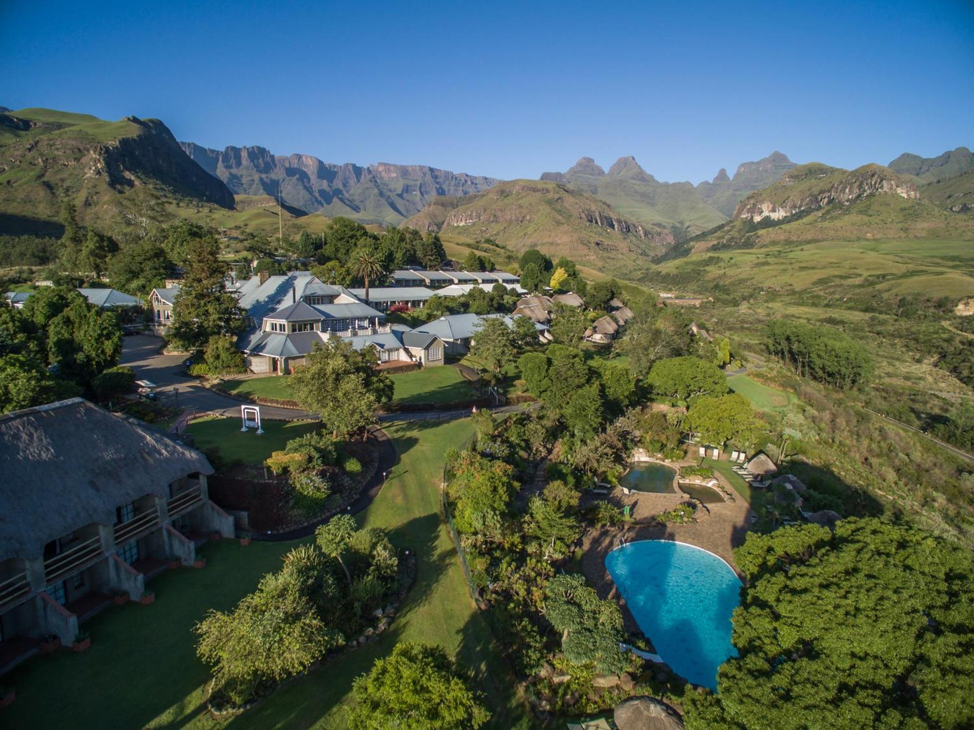 Cathedral Peak Hotel Winterton Eksteriør bilde